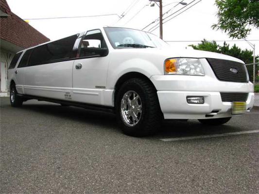 Ford Expedition Limo – White